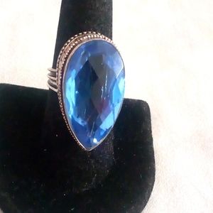 Beautiful vintage 42ct faceted pear cocktail ring Size 7.5 💜